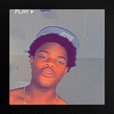 What’s good yall my name is Tijon im from Atlanta Ga i lived here my whole  life. Im majoring in computer science. Im looking for a roommate and feel  free to hmu.