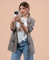 .stayhome #staysafe #ملك_قورة #ملك_قوره #ديرجيست #مهرجان_القاهرة_السينمائي.ملك قورة@celebritiesegypt follow @celebrityegypt. Ù…Ù„Ùƒ Ù‚ÙˆØ±Ù‡ ÙˆØ§Ø¹Ù„Ø§Ù† Ù‡ÙˆØ§ÙˆÙŠ Ø§Ù„Ø¬Ø¯ÙŠØ¯ Ù…Ø¬Ù„Ø© ÙÙ„ÙˆØ±Ø§