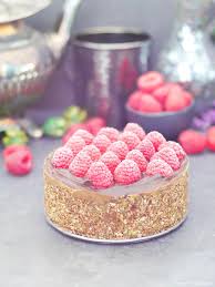 So fudgy, decadent, and rich you'll never guess it's healthy. Raw Chocolate Mousse Cake Recipe