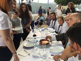We link to the best sources from around the world. Katoyna Deite To Piato Poy Kerdise Sto Fetino Diagwnismo Sto 2o Festibal 3hromeritikhs Geysignwsias Epishmes Dhlwseis Kai Polles Eikones Apo Thn Ekdhlwsh 3hromero Best News Xiromerobest Gr Xiromero News