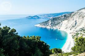 The Famous Myrtos Beach Kefalonia I Spend A Lot Of Time On The Kefalonia Forum On Tripadvisor As There As So Many Helpful Pe Myrtos Beach Trip Advisor Photo