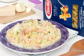 Pasta Ai 4 Formaggi Zucchine E Salmone Primo Cremoso Cibo Etnico Pasta Idee Alimentari