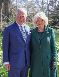 Когда принц уэльский закончил военную службу, королевская семья и британское общество в целом стали все больше интересоваться. Princ Uelskij I Gercoginya Kornuolskaya Posetyat Germaniyu S Oficialnym Vizitom Princ Charlz Gercoginya Princ