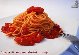 Una ricetta veloce e semplice da realizzare per questa ricetta ho utilizzato la 'nduja e l'olio extravergine d'oliva del mio amico calabrese cristoforo giuseppe, coltivatore e produttore di olio. Spaghetti Con Pomodorini E Nduja Del Blog Cucina Casareccia