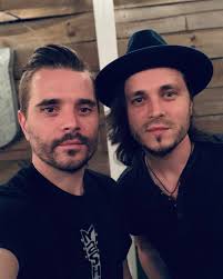 Throwback, hanging with my brother, @RLJackson529. . #JonathanJackson  #LiveWithMeaning