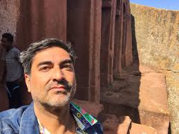 Eu às vezes brinco que África, o continente, deveria ser escrito com agá...  E hoje, na minha coluna no caderno “Turismo”, da Folha de S.Paulo, eu  explico porquê:  http://www1.folha.uol.com.br/colunas/zecacamargo//2017/06/1889148-o-que-sabemos-de-verdade  ...