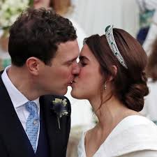 Zur hochzeit der britischen prinzessin eugenie (28) und ihres partners jack brooksbank (32) sind am freitag mitglieder der königsfamilie und zahlreiche stars nach windsor gekommen. Hochzeit Von Eugenie Royal Wedding So Feierte Das Paar Nach Der Trauung Weiter Details Boulevard