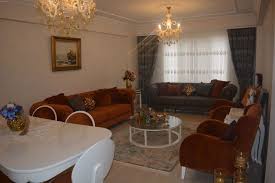 Klasik Esintilerle Siklik Kazanmis Bir Ev Ev Gezmesi Ev Ic Tasarimi Oturma Odasi Takimlari Ev Ic Mekanlari