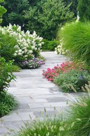 Den Garten Gunstig Gestalten 5 Fragen Welche Jeder Einkaufer Stellt Garten Garten Ideen Gartenweg