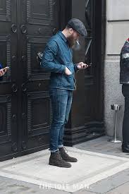 London Collections Men Street Style Double Denim Look Paired With Brown Suede Boots Styles De Mode Pour Hommes Style Decontracte Pour Hommes Streetwear Homme