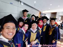Maybe you would like to learn more about one of these? Cikatietyra Hari Jubah A Tirah Istiadat Konvokesyen Uitm Ke 90