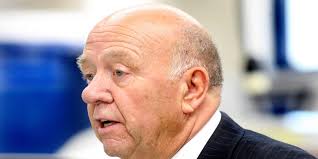 Larry Strom's Instagram, Twitter & Facebook