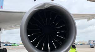 Volgens woerlee lijkt kort na de start sprake te zijn geweest van motoruitval. Tui Boeing 787 Beschadigd Door Incident Op Schiphol Luchtvaartnieuws