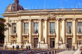 Im osten wird rio grande do sul begrenzt durch den atlantik, im norden durch den brasilianischen bundesstaat santa catarina, von dem es durch den rio pelotas, einen der quellflüsse des río uruguay, getrennt ist. Praca Da Matriz In Porto Alegre Brasilien Franks Travelbox