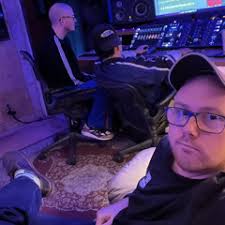 Stream Chris Hooper music