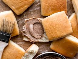 I use a bread machine to cut the active work down to 10 minutes which includes shaping. Copycat Texas Roadhouse Rolls House Of Yumm