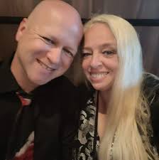 Who does custom decorated cookies?