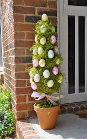 Garten Dekorieren Zu Ostern Und Frohlich Festliche Stimmung Verbreiten 50 Osterdeko Ideen Fur Den Garten Osterdeko Ostern Garten Ostern Deko