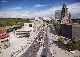 Located in the city west, it is as wild as a jungle. Burolandschaft Im Bikini Berlin Akustik Buro Gewerbe Baunetz Wissen