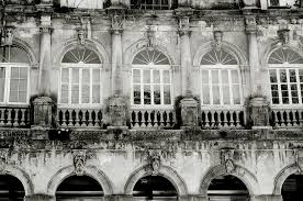 Horniman Circle Bombay by Shaun Higson