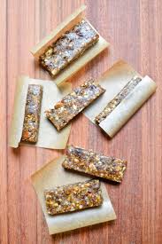 Larabars Barres Energetiques Crues Faites Maison Recette Chocolate Zucchini Recette Recette Chocolat Recette Robot Cuisine