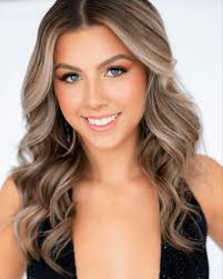 Stella Miller's Instagram, Twitter & Facebook