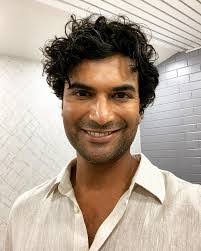Sendhil Ramamurthy's Instagram, Twitter & Facebook