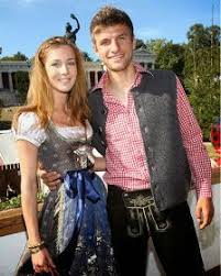 Thomas muller is married to the beautiful lisa trede and they have been together for over over a decade. Pin On Mueller