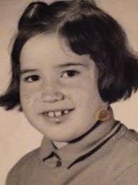 Can someone help combine these family photos?