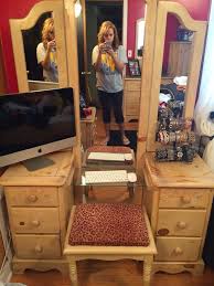 Vanity Vaughan Farmhouse Collection Furniture Washed Oak Cedar For Sale In Meriden Ct Offerup Diy Kitchen Furniture Farmhouse Bedroom Furniture Furniture