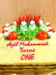 Pulut kuning biasanya disajikan bila ada majlis2 tertentu, ia amat simbolik bagi masyarakat melayu, terutama di majlis khatam quran, berkhatan, bertindih, hari lahir dan majlis2 kesyukuran. Tempahan Pulut Kuning Berhias Pulut Kuning Royale Facebook