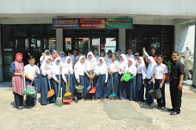 Kegiatan ini merupakan kegiatan rutin yang dilakukan pada bulan. Smpn 9 Kota Bogor Denda Yang Buang Sampah Sembarangan Radar Bogor Berita Bogor Terpercaya