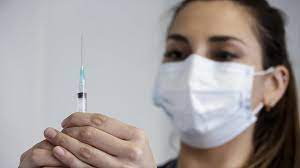 La vacuna es desarrollada por cansino biologics y el instituto de biotecnología de beijing y utiliza la misma. Chile Aprueba El Uso De Emergencia De La Vacuna Anticoronavirus De Cansino