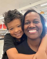 Jennifer Hardin's Instagram, Twitter & Facebook