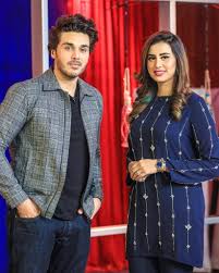 Watch biography of madiha naqvi and know about (her) life story and unknown facts.subscribe for masoomana sawalaat with waseem badami & madiha naqvi in bol nights with ahsan khan. Madiha Naqvi Looks Elegant In Latest Pictures Reviewit Pk