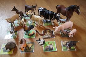 Ideen Fur Ein Vielfaltiges Spielen Mit Schleich Tieren Schleich Figuren Spiele Fur Kinder Bauernhof Kinder