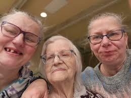 Was Penetang split into Canadian and American sides?