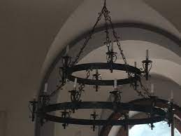 Lustre moderne fer grand lustre en fer forgé tôle et porcelaine 2014040618, ronde mousseux led fer lustre moderne vintage nordique, lustre fer moderne lettres suspension simple creative. Lustre Medieval En Fer Forge Que Nous Avons Cree Www I Lustres Com Lustres Murano Lustre