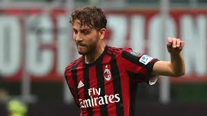 Arsenal have made an official bid for locatelli. Ac Milan Send Locatelli On Loan To Sassuolo