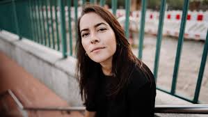 Politics #funk • podcast host @zenith_online • more on #instagram. Aline Abboud