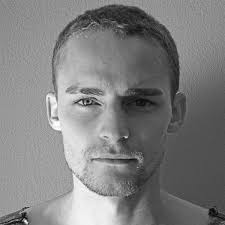 O espírito livre e contador de histórias de Enrique Coimbra