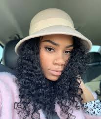 Ashley has one daughter named Holly Twitter: _mermaidbarbie IG and SC:  ashleysiren