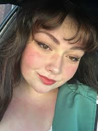 What $B song am I and what do I look like I smell like?