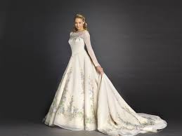 When it came time to dress cinderella (lily james from downton abbey) for her magical wedding to the prince (game of thrones alum richard madden), powell says it was crucial that the. Cinderella Wedding Dress Lily James Official Disney Cinderella Wedding Dress For Brides Glamour