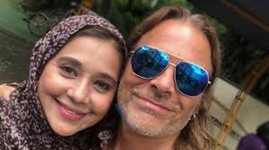 Her zodiac sign is scorpio. Ayu Azhari Tentang Anak Dan Suami Di Denmark Youtube