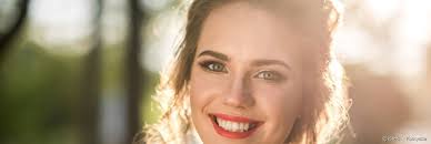 10 acconciature fai da te per capelli lunghi e medi. Quale Acconciatura In Base Al Mio Abito Da Sposa