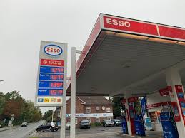 Insgesamt befinden sich mehr als 1000 tankstellen auf tankstelle.org. Das Ende Einer Ara Esso Tankstelle Menzel Ubergibt Im Dezember An Nachfolger Mein Wadersloh