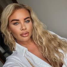 Summer Marlow's Instagram, Twitter & Facebook