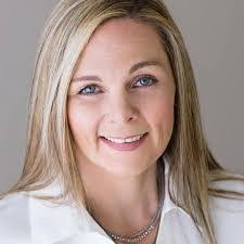 Ursula Ross's Instagram, Twitter & Facebook