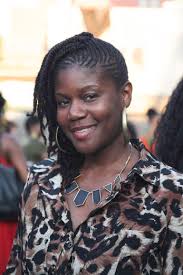 En tresse ou en Afro : 5 idées de coupe (+ conseils de soin !)